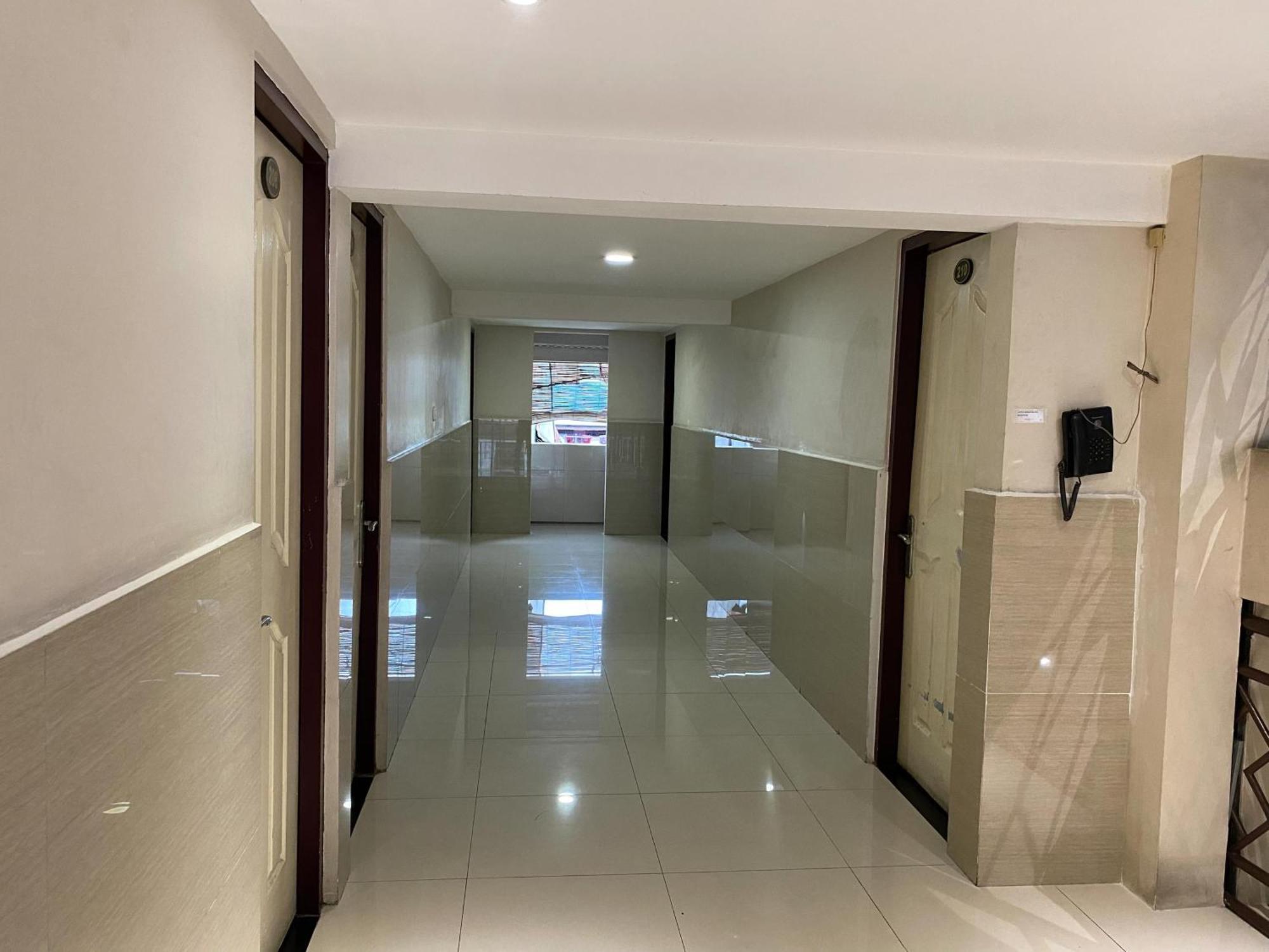 Penginapan Star Ambon Mitra Reddoorz Exterior foto
